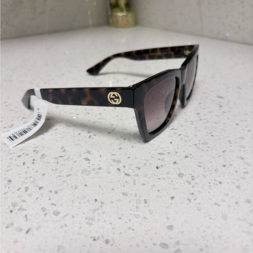 Gucci Brown Cat-Eyed Sunglasses with Gold Accent